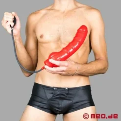 Roter Analdildo Zum Aufpumpen